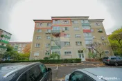 De vânzare apartament cu 3 camere, în zona Decebal 