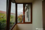 De vânzare apartament cu 3 camere, în zona Decebal 