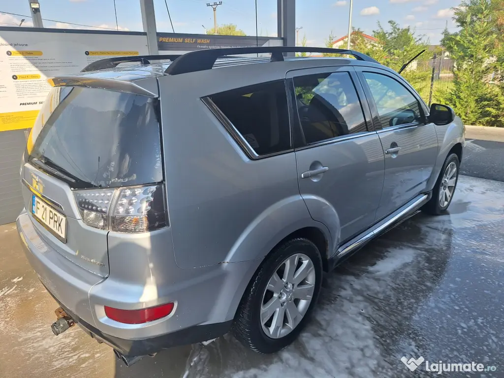 Mitsubishi Outlander 2.2 DI-D 4x4, 175 CP, 7 locuri, 2011