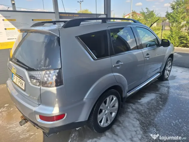 Mitsubishi Outlander 2.2 DI-D 4x4, 175 CP, 7 locuri, 2011