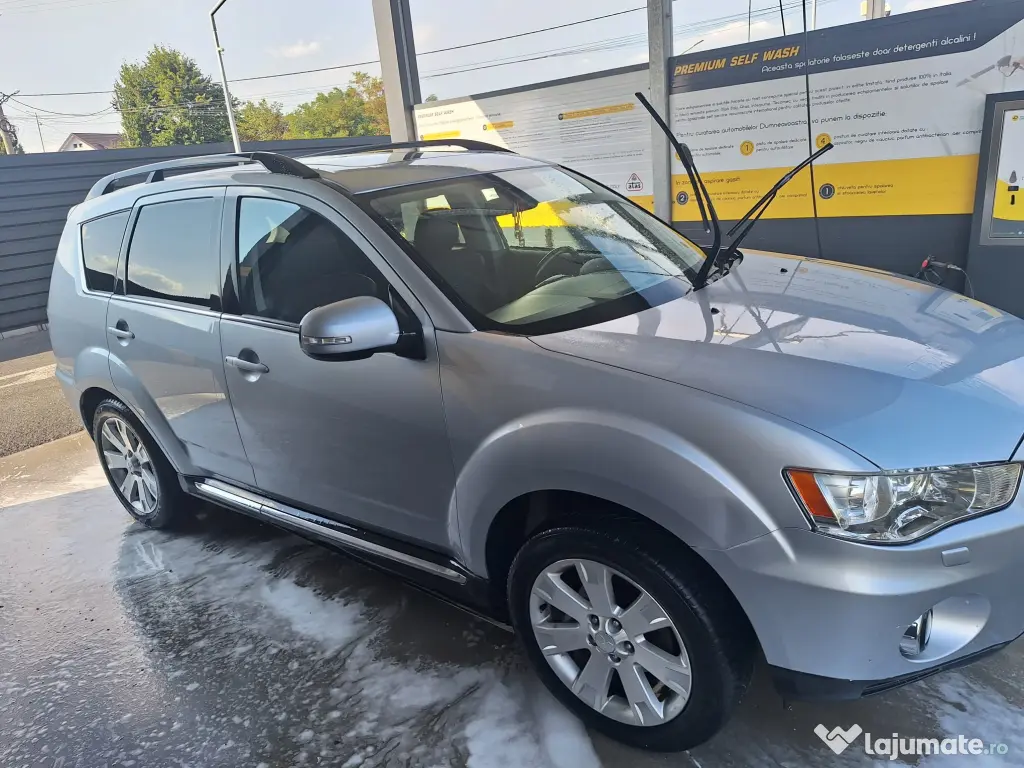 Mitsubishi Outlander 2.2 DI-D 4x4, 175 CP, 7 locuri, 2011