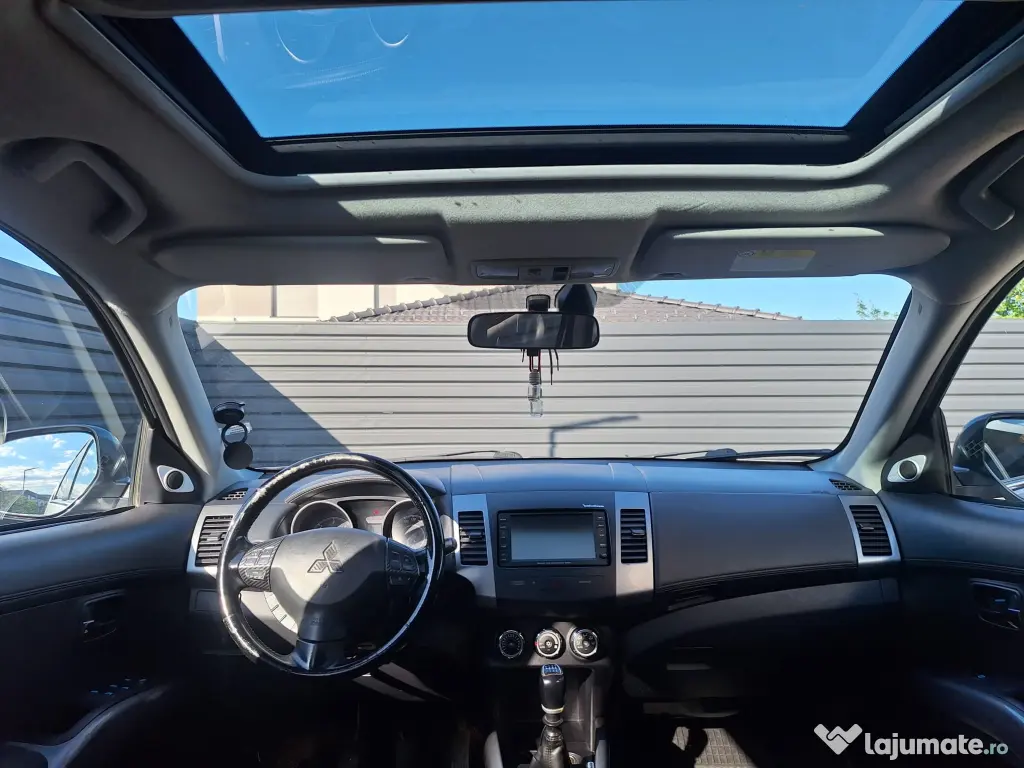 Mitsubishi Outlander 2.2 DI-D 4x4, 175 CP, 7 locuri, 2011