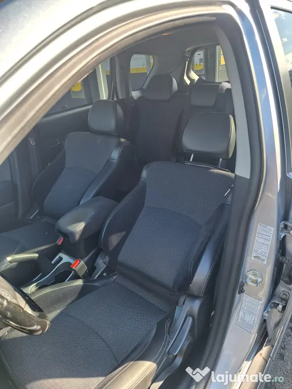 Mitsubishi Outlander 2.2 DI-D 4x4, 175 CP, 7 locuri, 2011