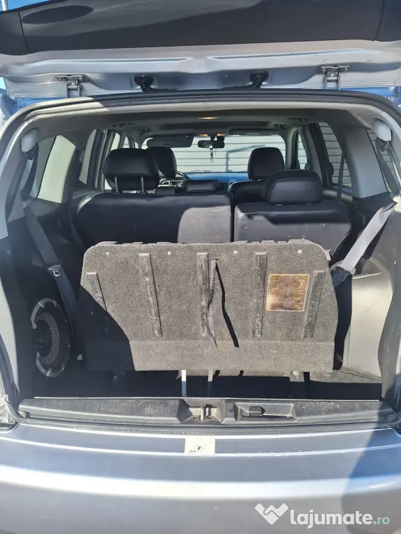 Mitsubishi Outlander 2.2 DI-D 4x4, 175 CP, 7 locuri, 2011