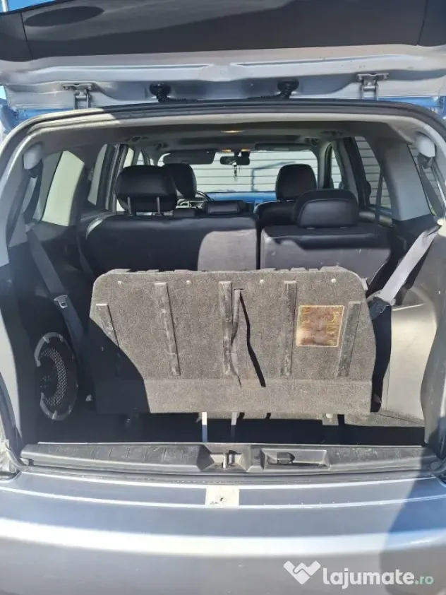 Mitsubishi Outlander 2.2 DI-D 4x4, 175 CP, 7 locuri, 2011