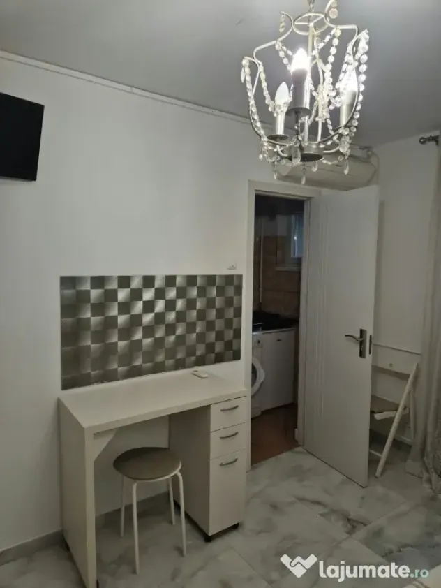 Piata Alba Iulia ofer spre vânzare
