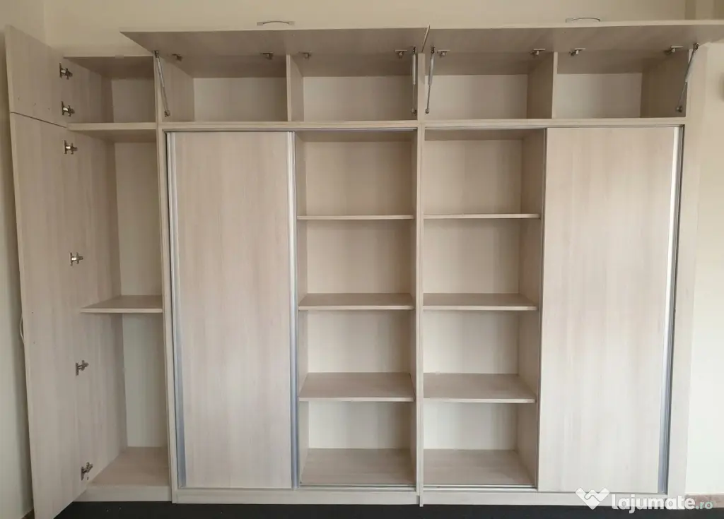 Vand Dulap / Dressing cu usi glisante - ideal pentru depozitare / casa / office