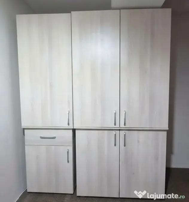 Vand Dulap / Dressing cu usi glisante - ideal pentru depozitare / casa / office