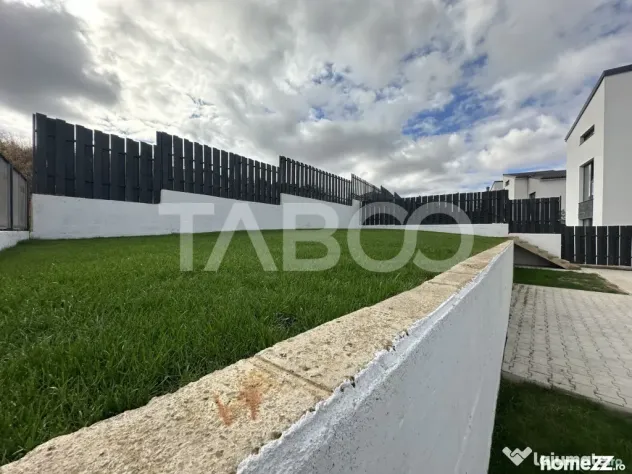 Casa individuala cuplata prin garaj cu teren de 492 de vanza - Cluj-Napoca (Cluj)