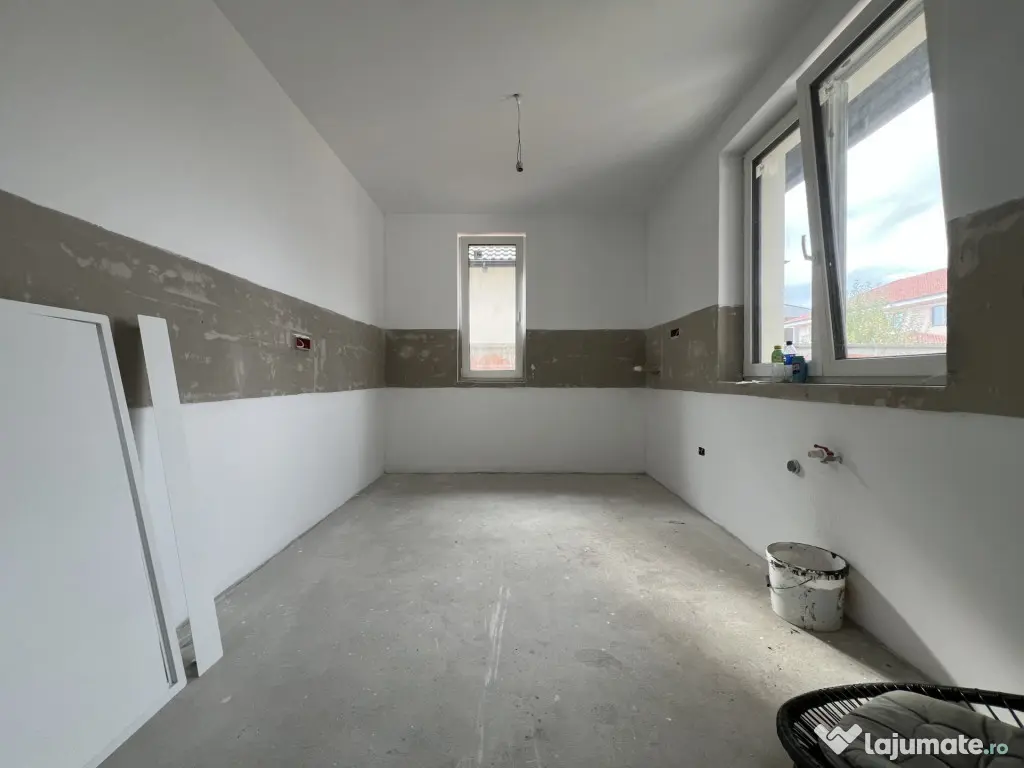 Duplex, 4 camere, 98 mp utili, 312 teren, panouri fotovoltai - Giroc (Timis)