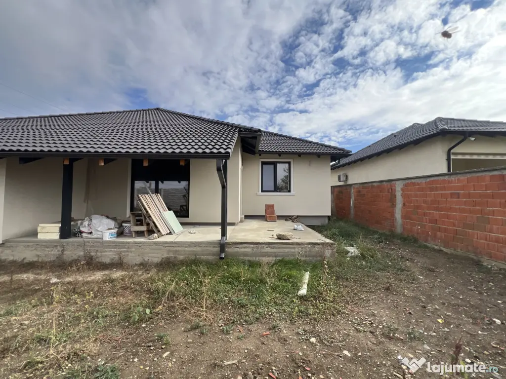 Duplex, 4 camere, 98 mp utili, 312 teren, panouri fotovoltai - Giroc (Timis)