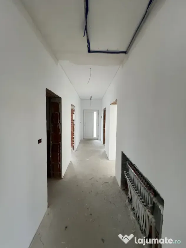 Duplex, 4 camere, 98 mp utili, 312 teren, panouri fotovoltai - Giroc (Timis)