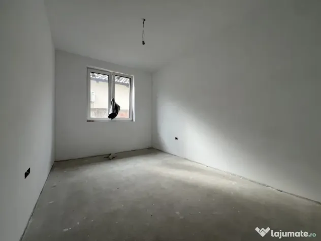 Duplex, 4 camere, 98 mp utili, 312 teren, panouri fotovoltai - Giroc (Timis)
