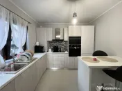 Casa individuala, 5 camere, 96 mp utili, 230 teren, mobilata