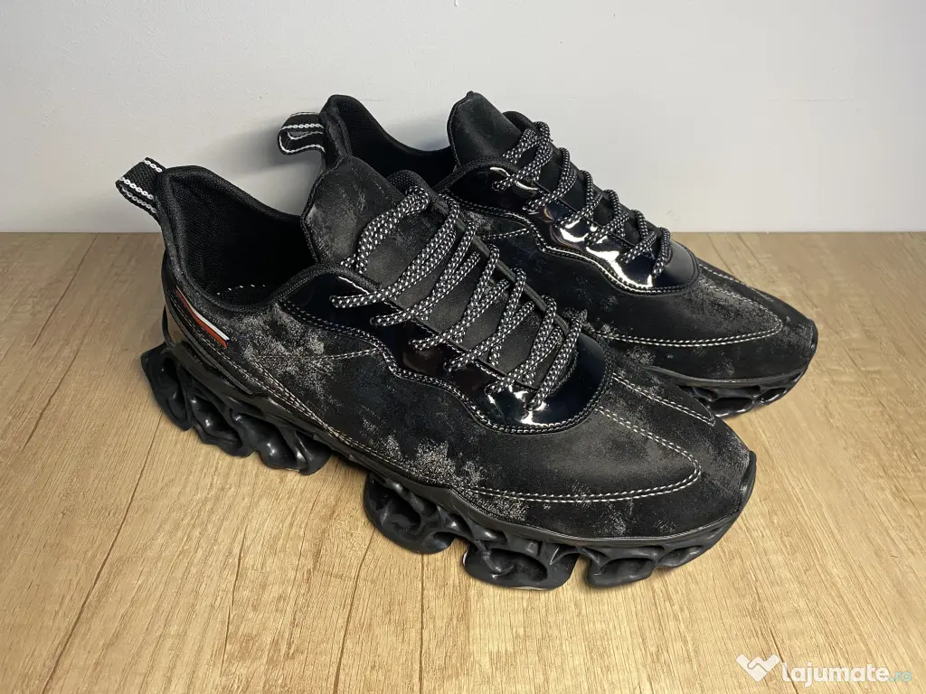 Adidași casual