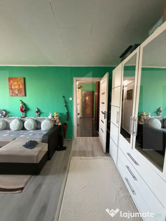 Apartament 3 camere decomandat 72 mp utili zona Parcul Roman - Craiova (Dolj)