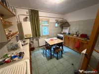 Apartament 4 camere, parter, 94mp, zona Politie - Lupeni 