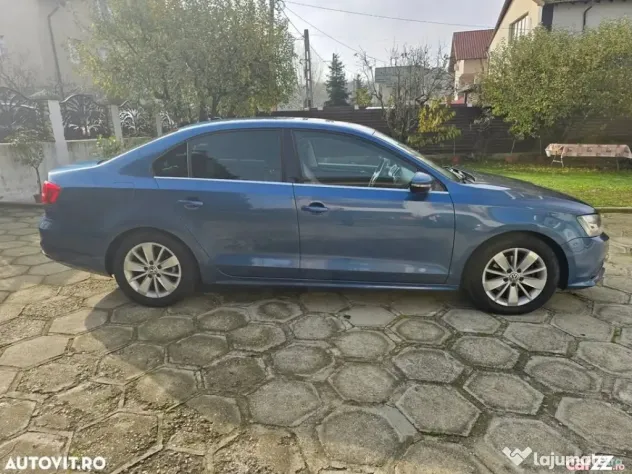 Volkswagen Jetta Highline 2.0 TDI 150 CP DSG6 2015 – istoric VW - Pitesti (Arges)