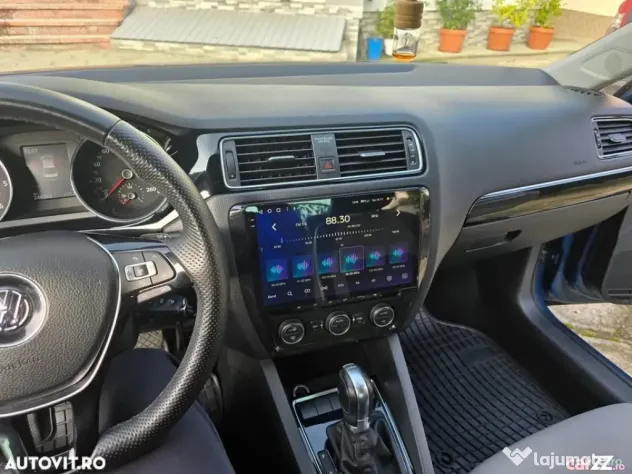 Volkswagen Jetta Highline 2.0 TDI 150 CP DSG6 2015 – istoric VW - Pitesti (Arges)