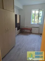 Far, de vanzare garsoniera etajul 2, renovata 