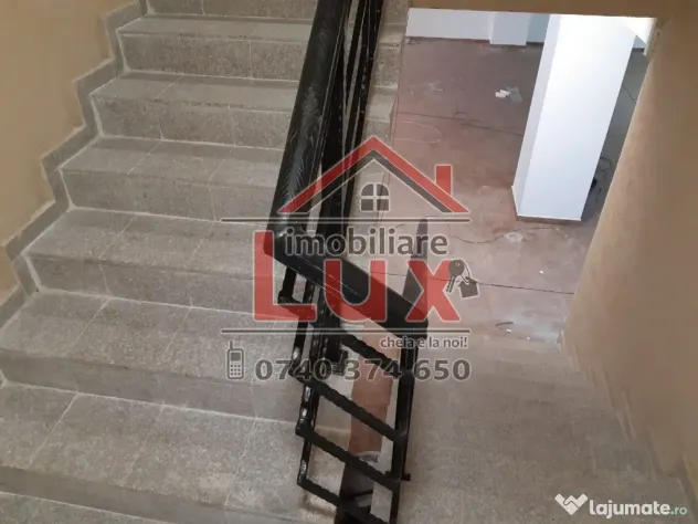 ID 8039 Spatiu comercial E3~LA CHEIE