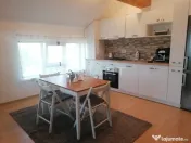 Apartament cu 3 camere, DECOMANDAT, cartier Zorilor 