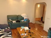 Apartament 4 camere dec. transformat in 3 camere, et. 1 