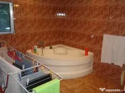 Apartament 4 camere dec. transformat in 3 camere, et. 1 