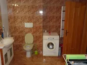 Apartament 4 camere dec. transformat in 3 camere, et. 1 