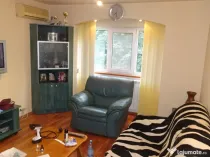 Apartament 4 camere dec. transformat in 3 camere, et. 1