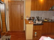 Apartament 4 camere dec. transformat in 3 camere, et. 1 