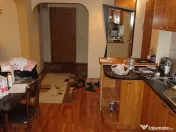 Apartament 4 camere dec. transformat in 3 camere, et. 1 