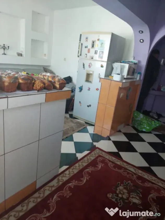 Apartament 3 camere decomandat, zona Vidin.