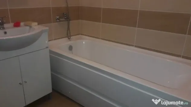 Apartament o camera zona Traian