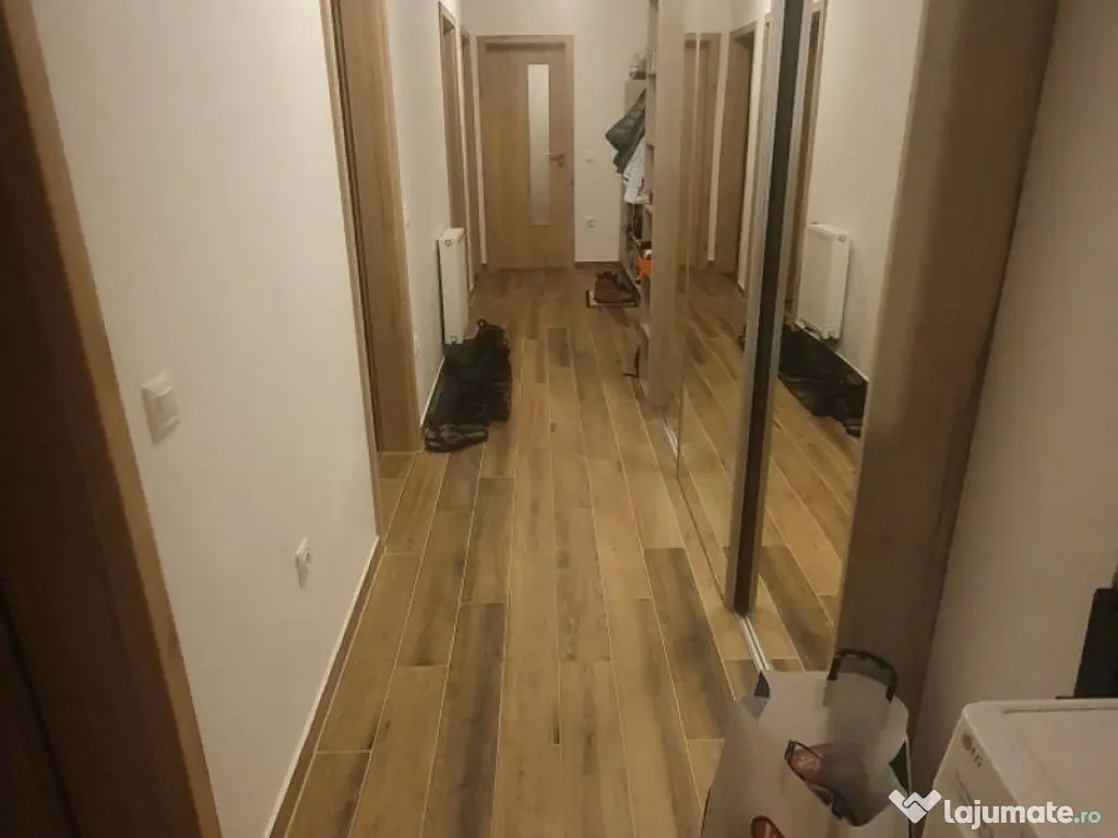 3 camere in zona Dambovita vis a vis de terasa Nora