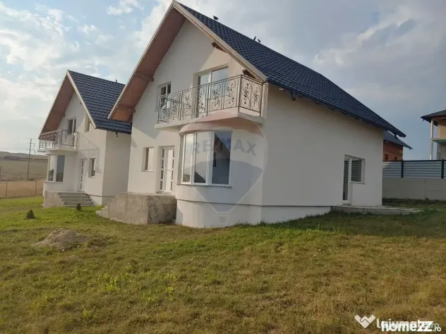 Casă / Vilă individuală cu 560 mp teren, de vânzare ?...