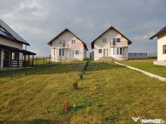 Casă / Vilă individuală cu 560 mp teren, de vânzare ?...