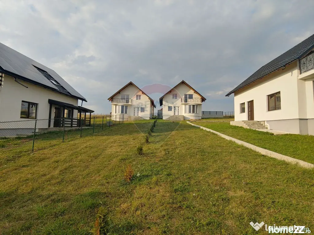 Casă / Vilă individuală cu 560 mp teren, de vânzare ?...