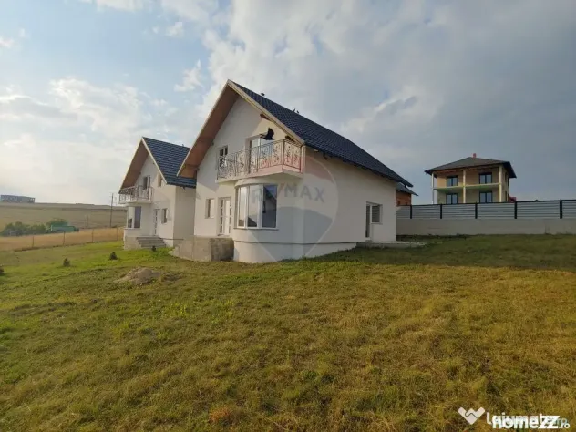 Casă / Vilă individuală cu 560 mp teren, de vânzare ?...