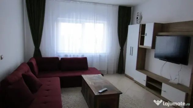 De inchiriat cu 4 camere decomandat Aradului