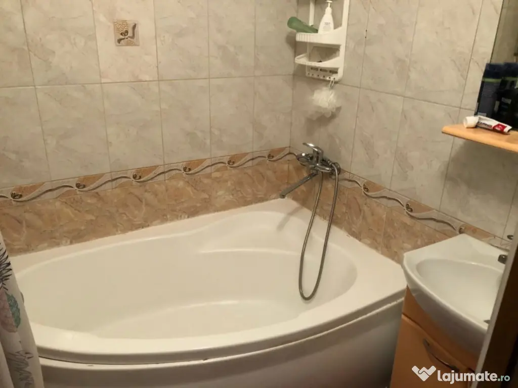 Apartament cu 2 camere in zona Semi-Centrala