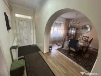 Casa cu 4 camere zona Rogerius