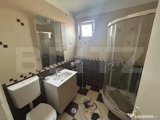 Casa cu 4 camere zona Rogerius
