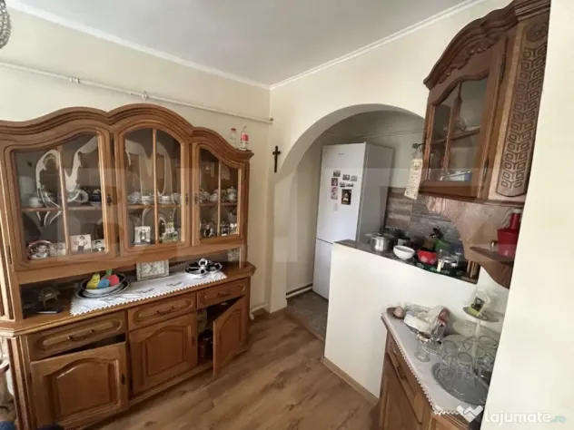 Casa cu 4 camere zona Rogerius