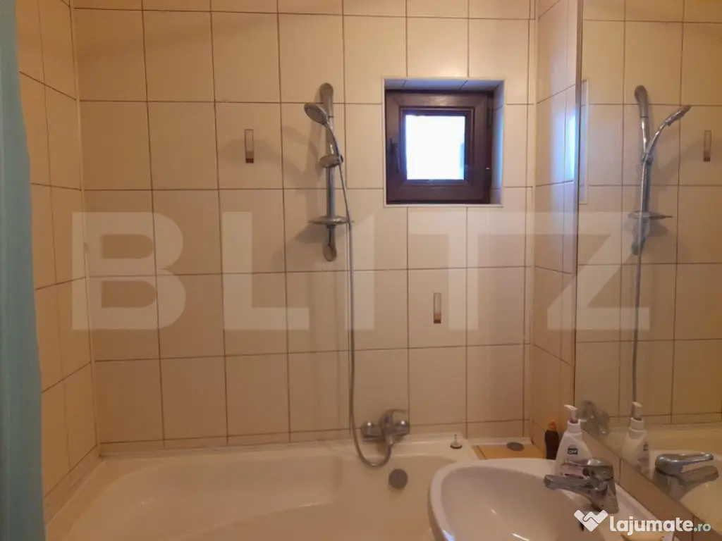 Apartament 3 camere, decomandat, 73mp, zona Predeal