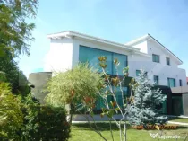 Vila, 8 camere, 790 mp utili, zona Lunei