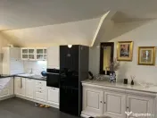 Unirii,Decebal,Apartament 4 camere, sup.130 mp, cu curte de 60 mp. 