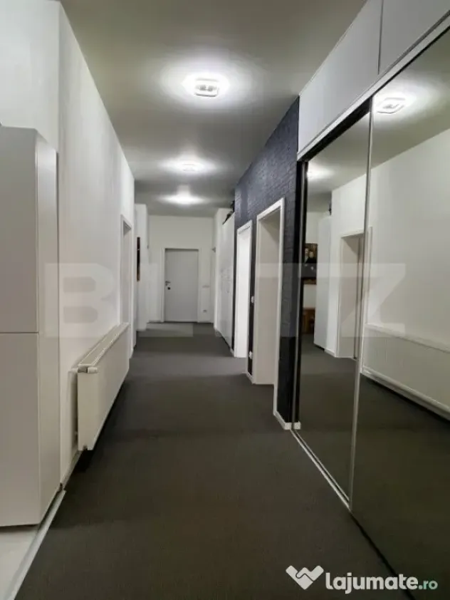 Casǎ cu 4 camere, zona Sânpetru