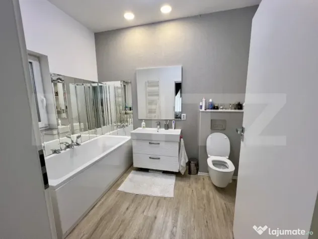 Casǎ cu 4 camere, zona Sânpetru