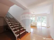 De Vânzare Casă cu 4 camere, Str. Arinului, Zona Dealur... 